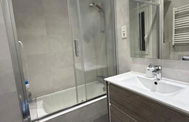 Viana Urban Apartment , Cozy 2BR Near Old Town - Foto 13