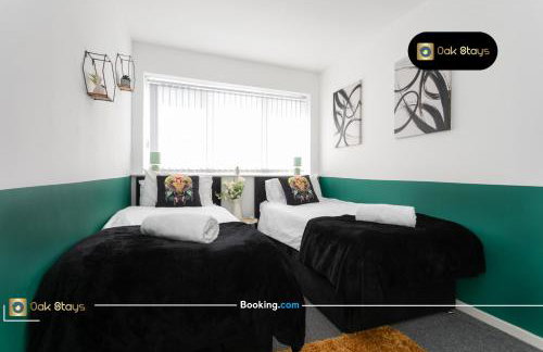 Quick Deals l 5 Bedroom l Sleeps 10 l Parking l Ideal for Groups l Oak Stays Short Lets & Serviced Accommodations - Foto 8