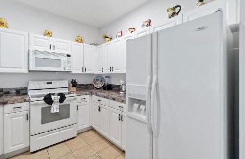 Huge Screened Patio That Overlooks Lake Buck, Near Famous Attractions!! - Foto 8