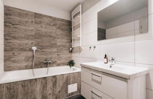 Idyllisch zentral - Großes Apartment mit historischem Flair und Bergpanorama - Foto 25