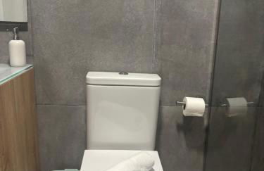 HERMOSO PISO a 3 min de la ESTACION DE BUS Y TREN AVE - Photo 47