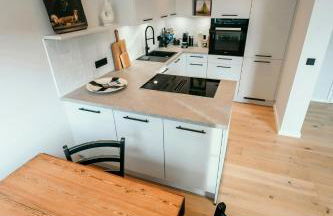 Renovated Semi-Detached House With Garden Views - Foto 5