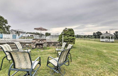 Charming Farmhouse with Pool and Fishing Pond! - Foto 2