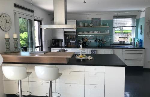 Architekten-Villa, moderne 220qm, 4 Schlafzimmer, Garten - Foto 8