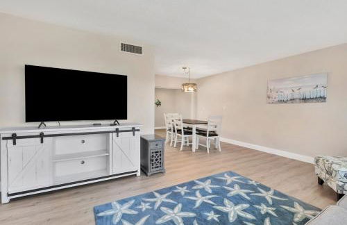 Relaxing canal front 2 BR pool home in North Port - Pineapple Way - Foto 34