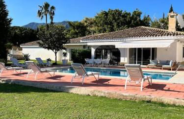 Beautiful Villa With Pool Scenic Views Sleeps 8 - Photo 17