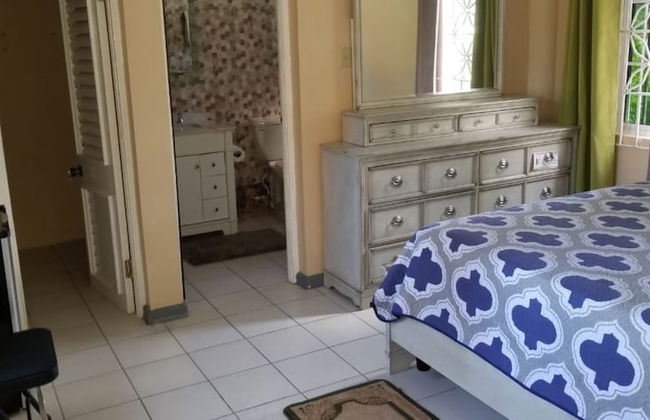 Holiday House at Villa Montego - Photo 15