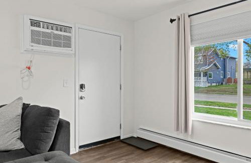 Spacious 2BR Flat, King Bed, Downtown Mt Clemens - Foto 20