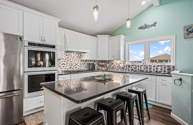 Bearfoot Bungalow by Miss Kitty’s - Photo 14