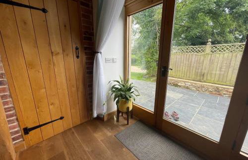 Luxury Three Bedroom Barn Conversion in Devon - Photo 22