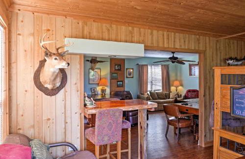 Paradise Cove Cabin with Boathouse and Dock - Foto 14