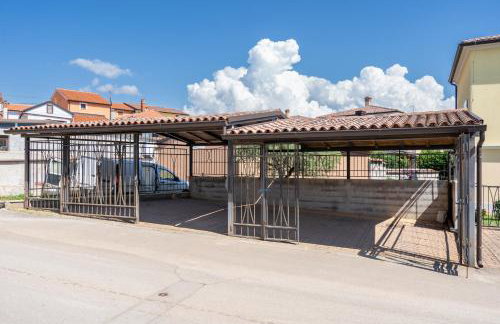 Charming Orange Apartment with Private Pool and Garden Oasis - Foto 42