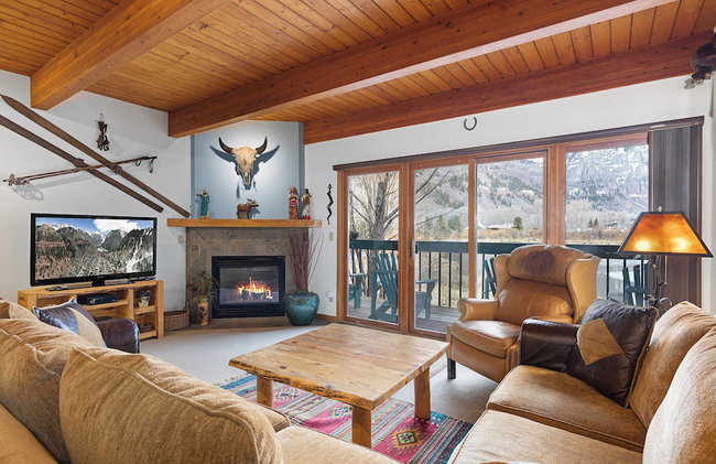 Riverside Condos B101 by Avantstay Condo Close To Downtown, Town Park & Ski Lift #8 - Foto 2