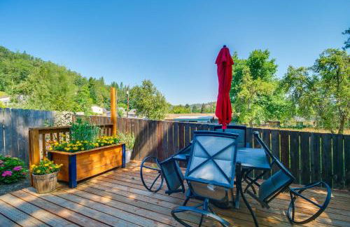 Cozy Roseburg Home with Fire Pit and Gas Grill! - Foto 2