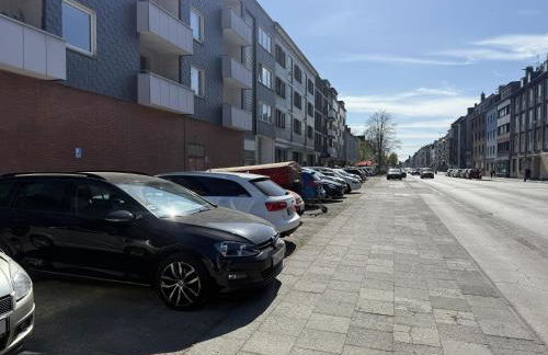 - Forest Retreat Deluxe - 2 Bedroom Apartment - 75 qm - Fully Renovated 2025 with TV & Netflix - King Size Beds - Full Kitchen - Free Parking - Close to Airport & Train - - Foto 45