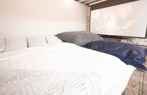 Reno's Biggest Little House - Cozy Home Theatre - Foto 73