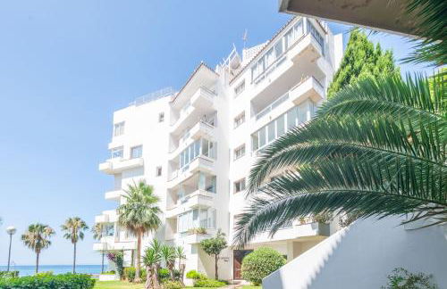 In front of SEA & CENTER - Foto 51