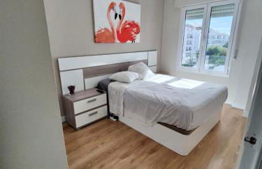 Cosy 2BR flat in Nuevo Portil city centre - Foto 1