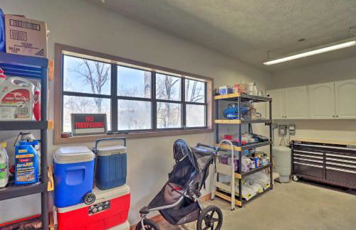 Scenic Riverview Getaway with Screened Porch! - Foto 29