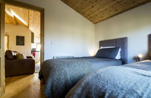 Fern Lodge - 2 Bedroom Log Cabin - Saint Florence - Tenby - Photo 34