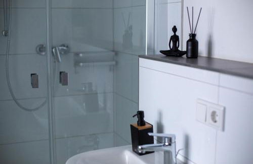 BEST STAY CityAppartment Hünfeld- SmartTV FreeWlan Balkon, in wenigen Minuten am Bahnhof, Innenstadt und doch ruhig gelegen - ideal für Paare oder Geschäftsreisen - Foto 17