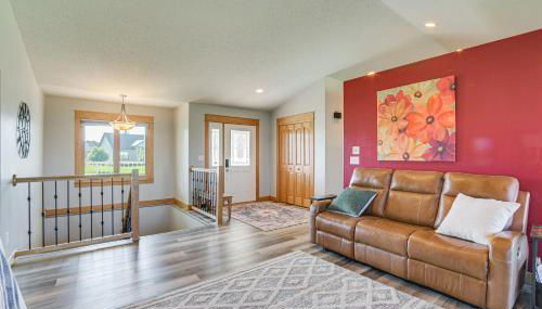 Hot Tub and Fenced Yard Spacious Fargo Home! - Foto 5