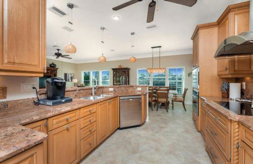 Villa Hibiscus-Waterfront-Free Heated Pool-Dock-Bikes-Other Amenities - Photo 19