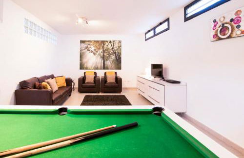 Villa moderna con piscina - Photo 30