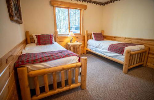 Spacious 6Bedroom Cabin Style Home - Sleeps 18 - Near Birch Lake - Timber Bay - Parking - CB13 - Foto 11