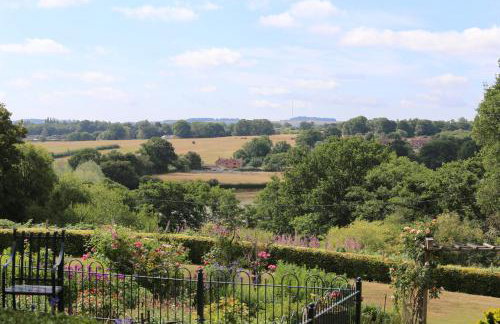 3-bedroom cottage set in a large enclosed garden - Foto 31