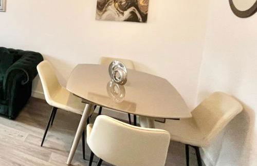 Rare find House with Parking minutes to Canterbury city center - Foto 18