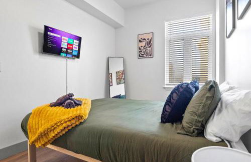 Midnight Marvel - Amazing City Views, Free Parking - Foto 39