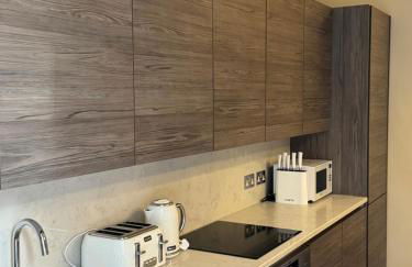 Elegant One Bedroom Apartment in Central London - Photo 33