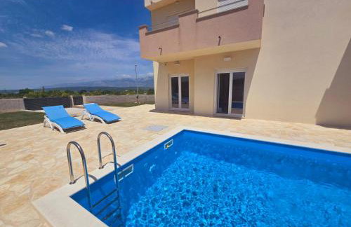 Villa Sun with pool - Photo 36