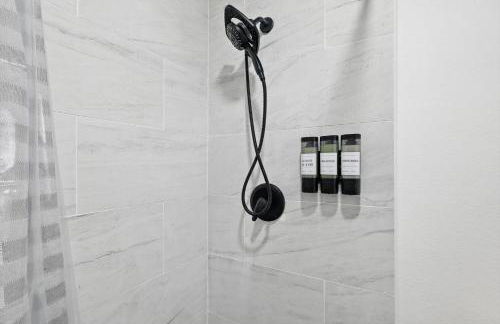 Modern 2BR Unit Hot Tub Outdoor Lounge - Foto 19