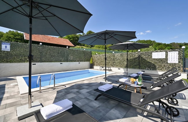 Holiday House Dora - Nice home with nice forest view and Outdoor swimming pool, Whirlpool-Jacuzzi, Sauna, 2 bedrooms and WiFi - Foto 28
