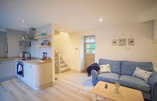 STABLES Stylish comfortable peaceful cottage with parking and outdoor space - Photo 36