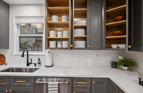 Tysons LUXE 6BR Modern and Spacious - Foto 14