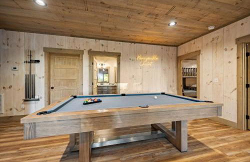 Honeysuckle Chalet - Luxe Mountain Chalet - Hot Tub, Wi-Fi, Pool Table, Party Deck, Fire Pit - 15 mins to Blue Ridge! - Foto 42