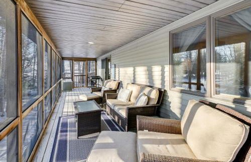 Hot Tub and Boat Dock Waterfront Maine Retreat! - Foto 26