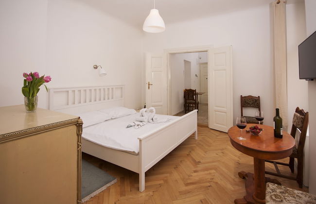 Prague Siesta Apartments - Photo 5
