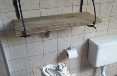 Studio 11 - Photo 29