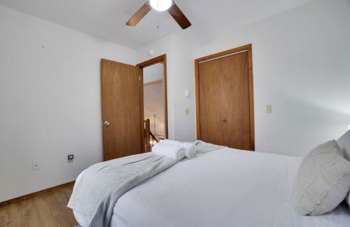 Hot tub - Game Loft & Arcade - 2 King Beds - Pet Friendly - Foto 37