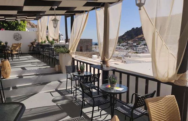 Xenones Lindos - Foto 11