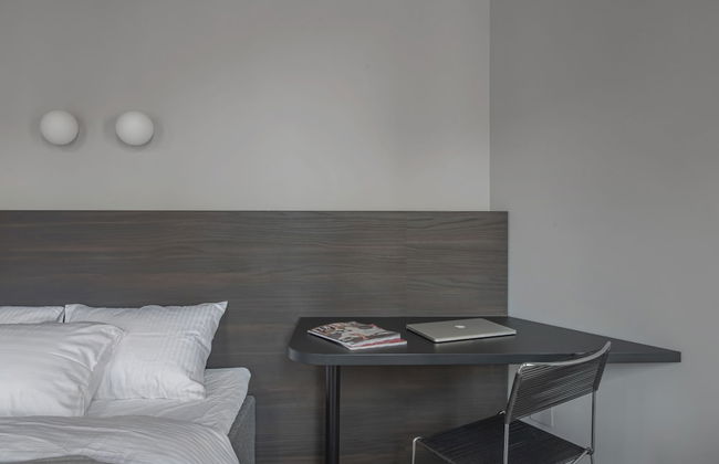 Resume Apartments - Photo 5