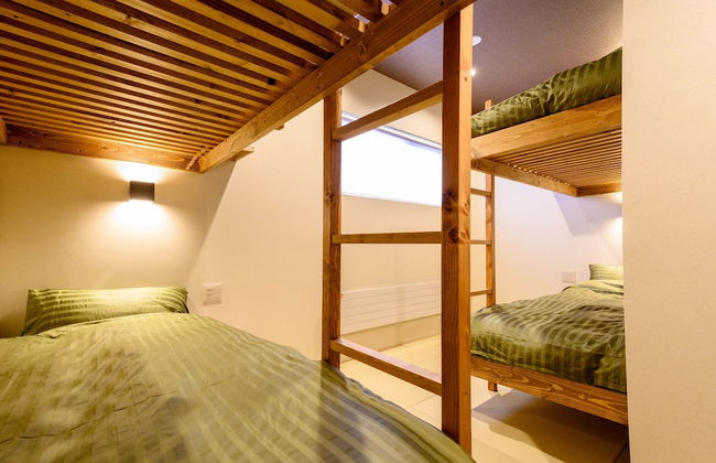 Iroha Nozawa - Photo 2