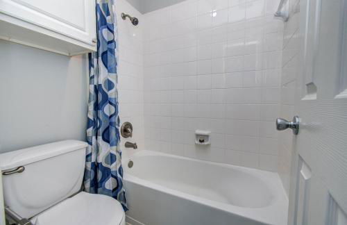 Luxury Pool Home Near Sugar Land Town Center - Photo 3