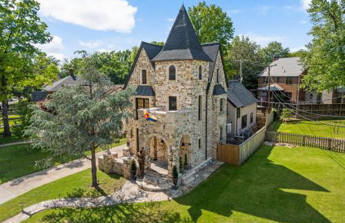 Castle Stay by Gathering Place Hot Tub & Fire Pit - Foto 77