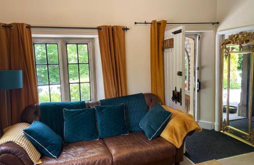 The Lodge - Photo 13