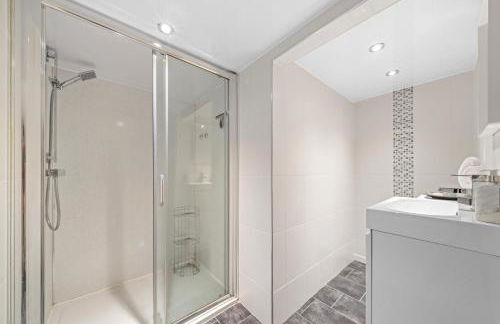 Perfect location for beach and golfing - Photo 5